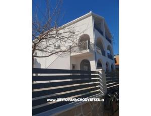 Apartmány Pralija