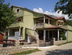 Apartmány Lucija