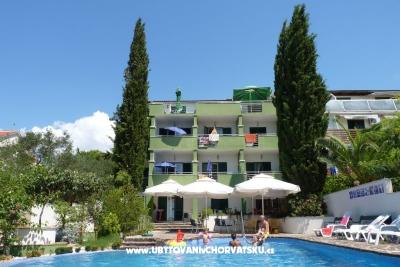 Vila Smirna 4*  s bazénom 
