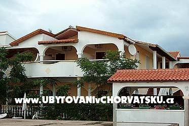 Apartmány Kerovec