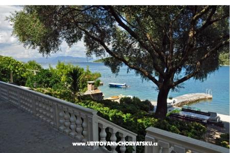 Beachfront apartments Ruskovic Drace & Trstenik Chorvátsko