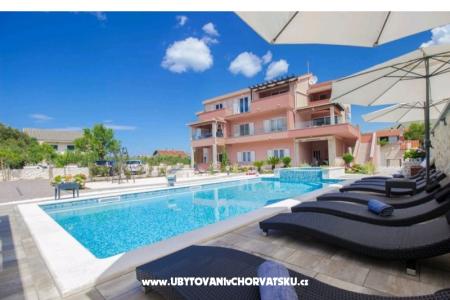 Holiday Apartmány Danica ****  Primošten Chorvátsko