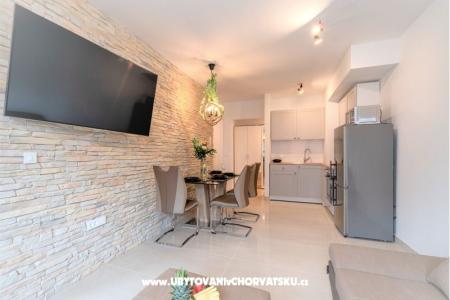 Luxury modern apartment on beach Split Chorvátsko
