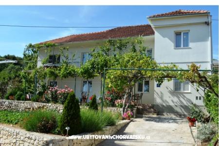 Apartmány Sevo IMOVES Trogir Chorvátsko