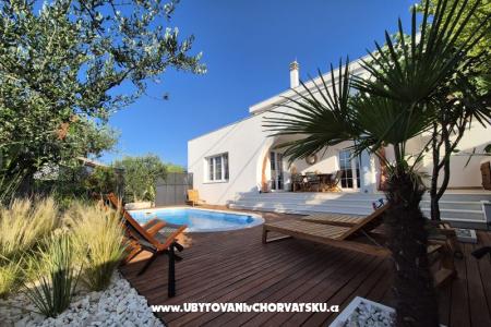The Three Flowers Pool Dom foto 2