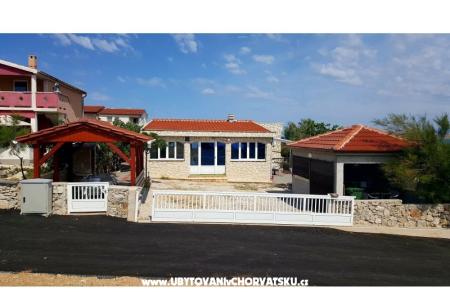 apart. Zadro first house by the sea ostrov Vir Chorvátsko