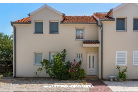Apartmány Karla, Mara, Ana, Ivan   Vodice Chorvátsko