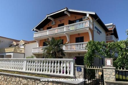  Apartmány - Emelie  Vodice Chorvátsko