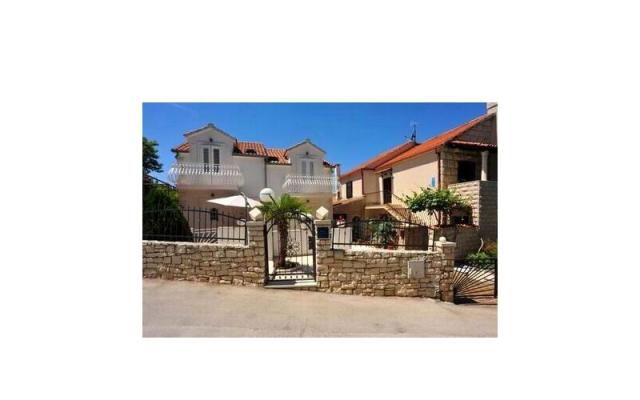 Apartmány Bera, Julie i Edi - ubytovanie ostrov Brač Chorvátsko