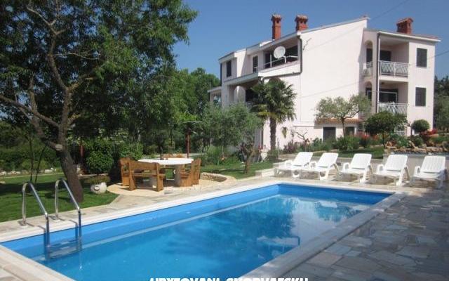 Apartmán pool Slivar - ubytovanie Pula Chorvátsko
