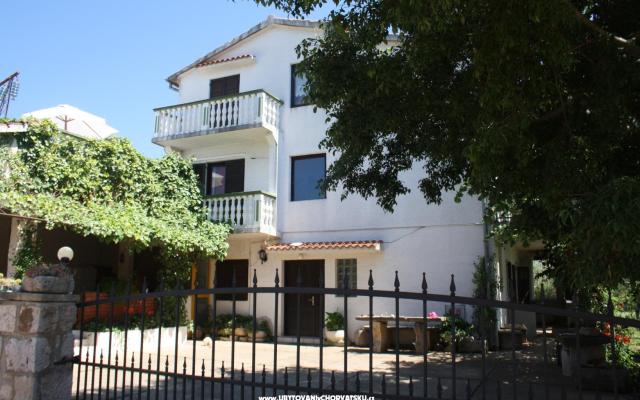 Apartmány Dana - ubytovanie Sukošan Chorvátsko