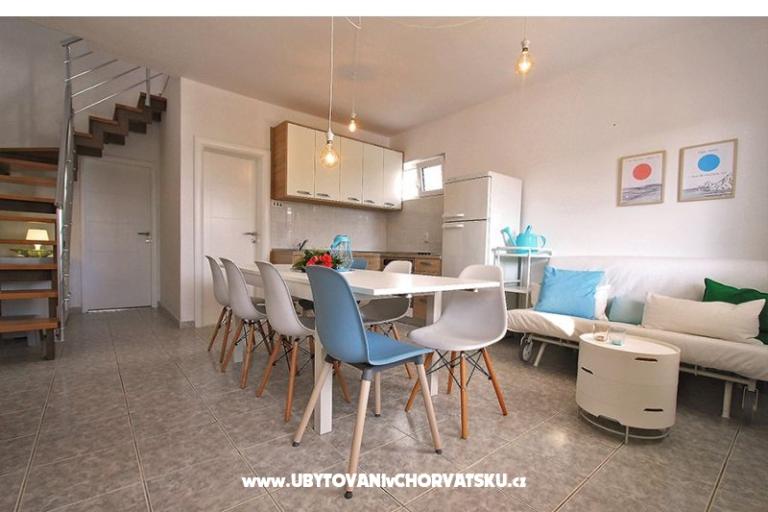 Apartmány Anita with Pool – foto 13