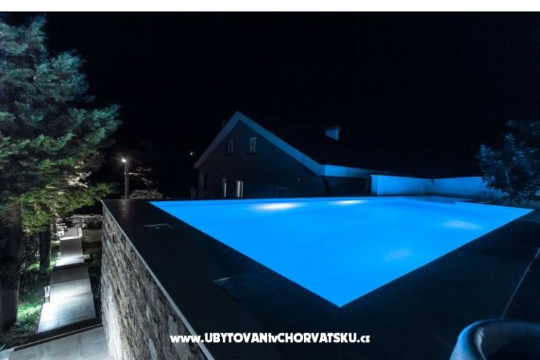 Apartmány Anita with Pool – foto 14