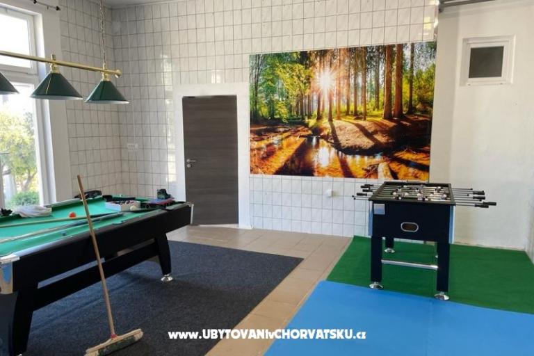 Villa Robert 2 s bazénom Cesarica – foto 10