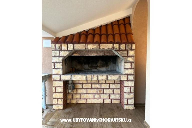 Villa Robert 2 s bazénom Cesarica – foto 15