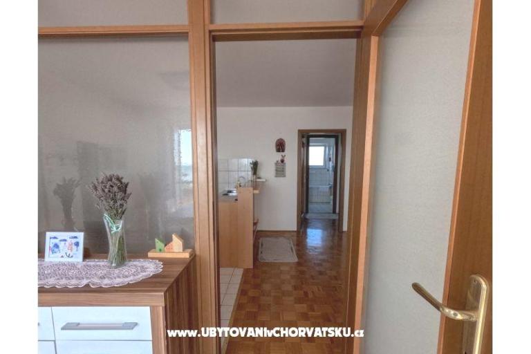 Apartmán uz more i plažu – foto 9