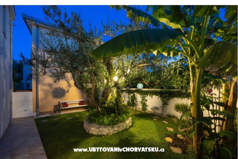 The Three Flowers Pool Dom – foto 69