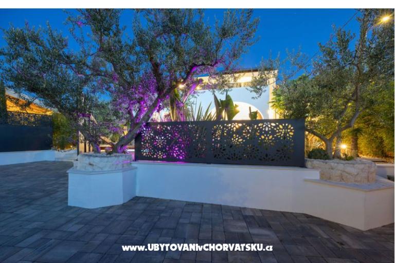 The Three Flowers Pool Dom – foto 73